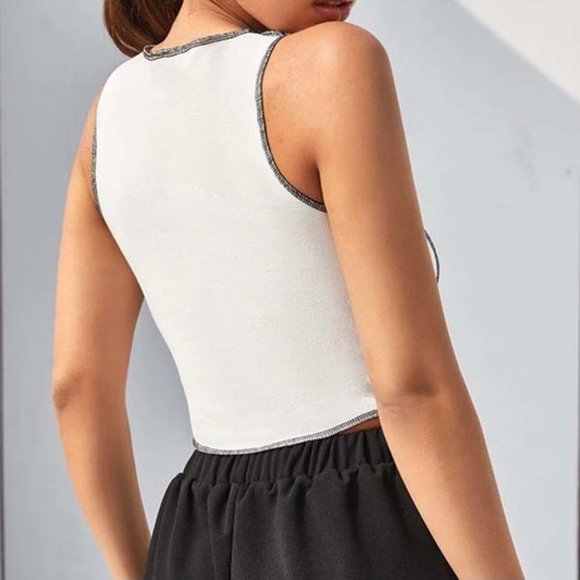 ❌SOLD OUT❌ STITCH ME UP BLACK & WHITE SEAM TOP - Picture 3 of 3
